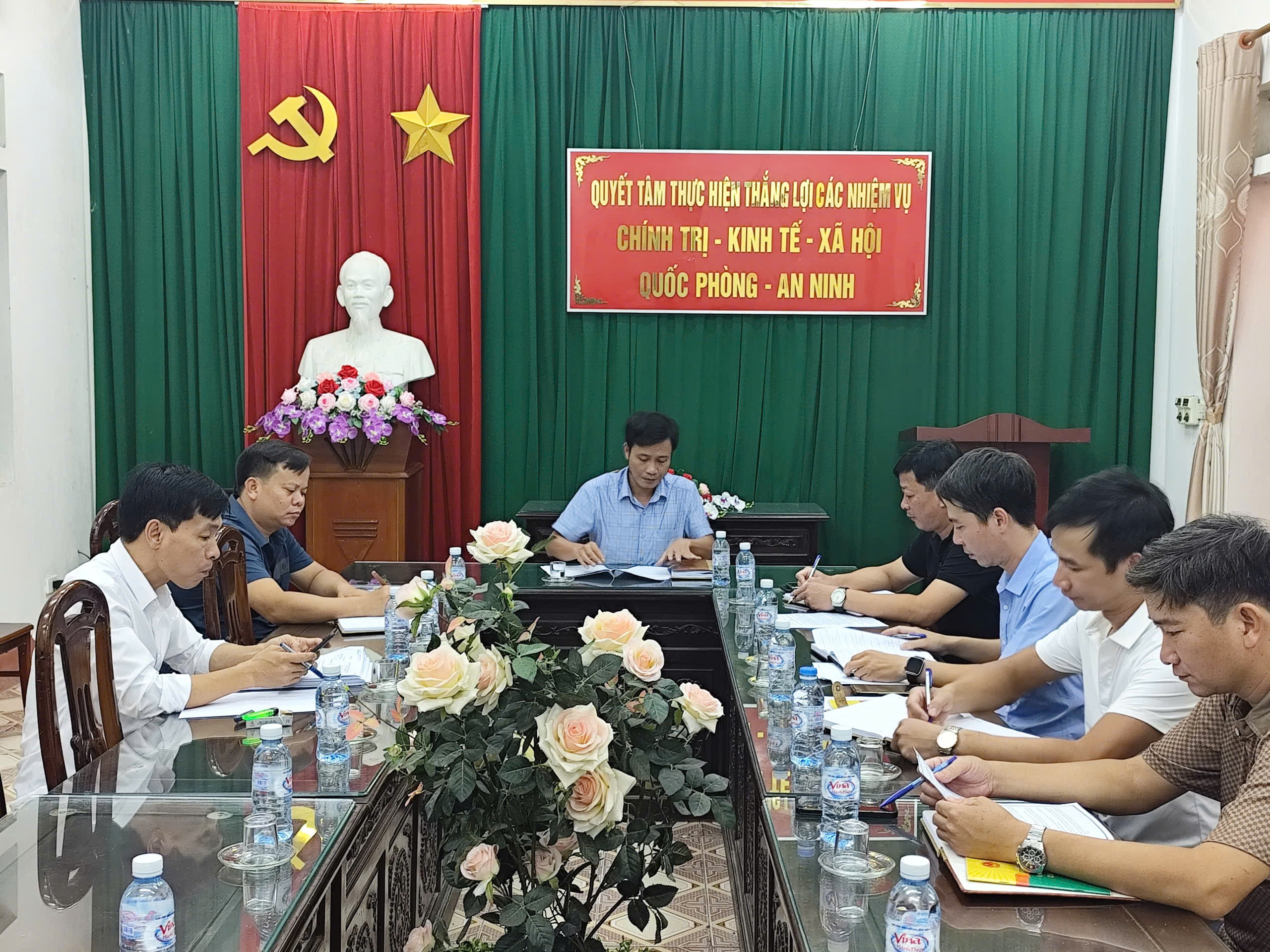 Thường trực UBND xã Xuân Hồng làm việc với BCH Quân sự xã về nhiệm vụ quốc phòng, quân sự địa phương và công tác tuyển quân năm 2026