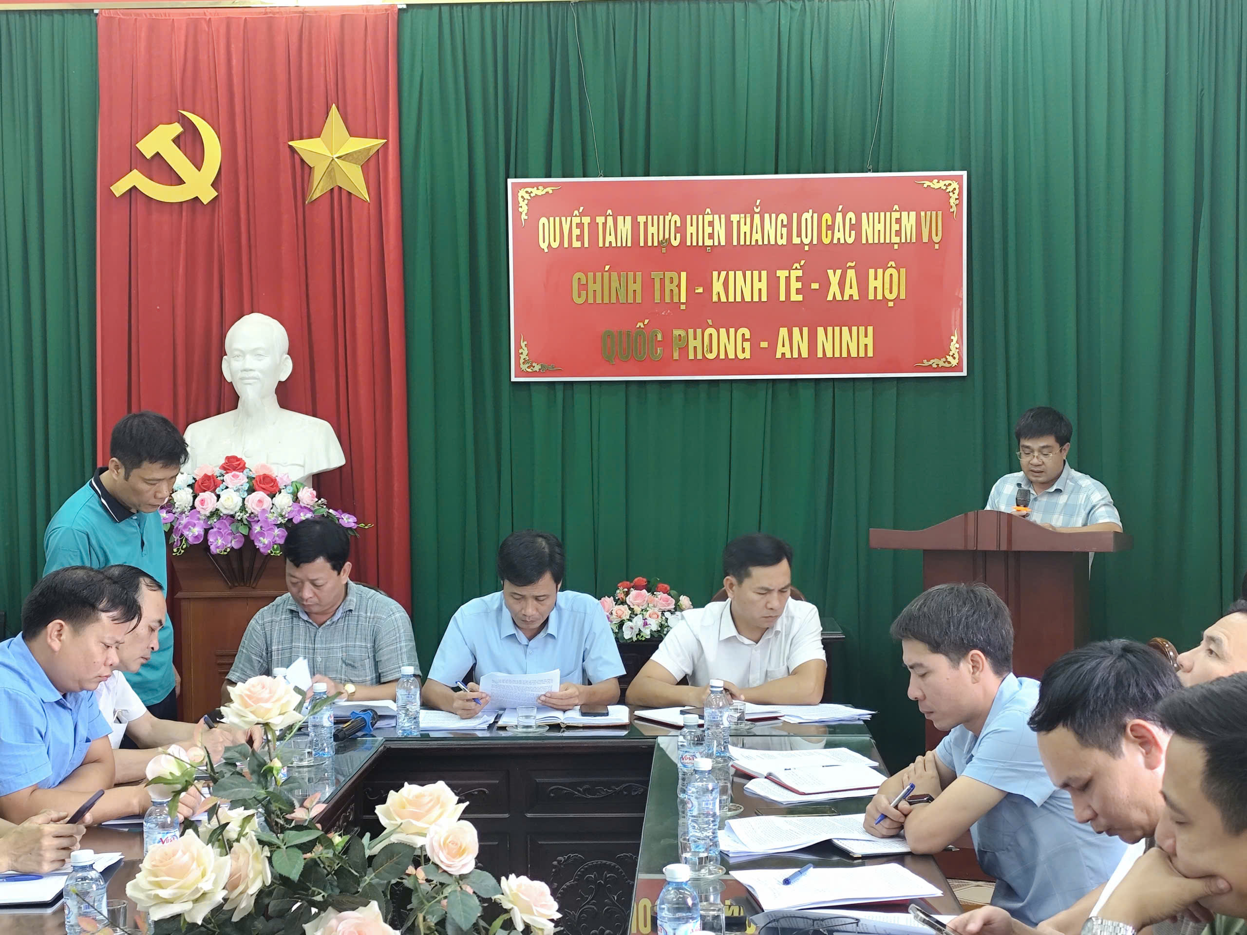 UBND xã Xuân Hồng tổ chức hội nghị triển khai nhiệm vụ phòng, chống cơn bão số 9 (Ragasa) và kế hoạch Tổ chức Tết trung thu năm 2025