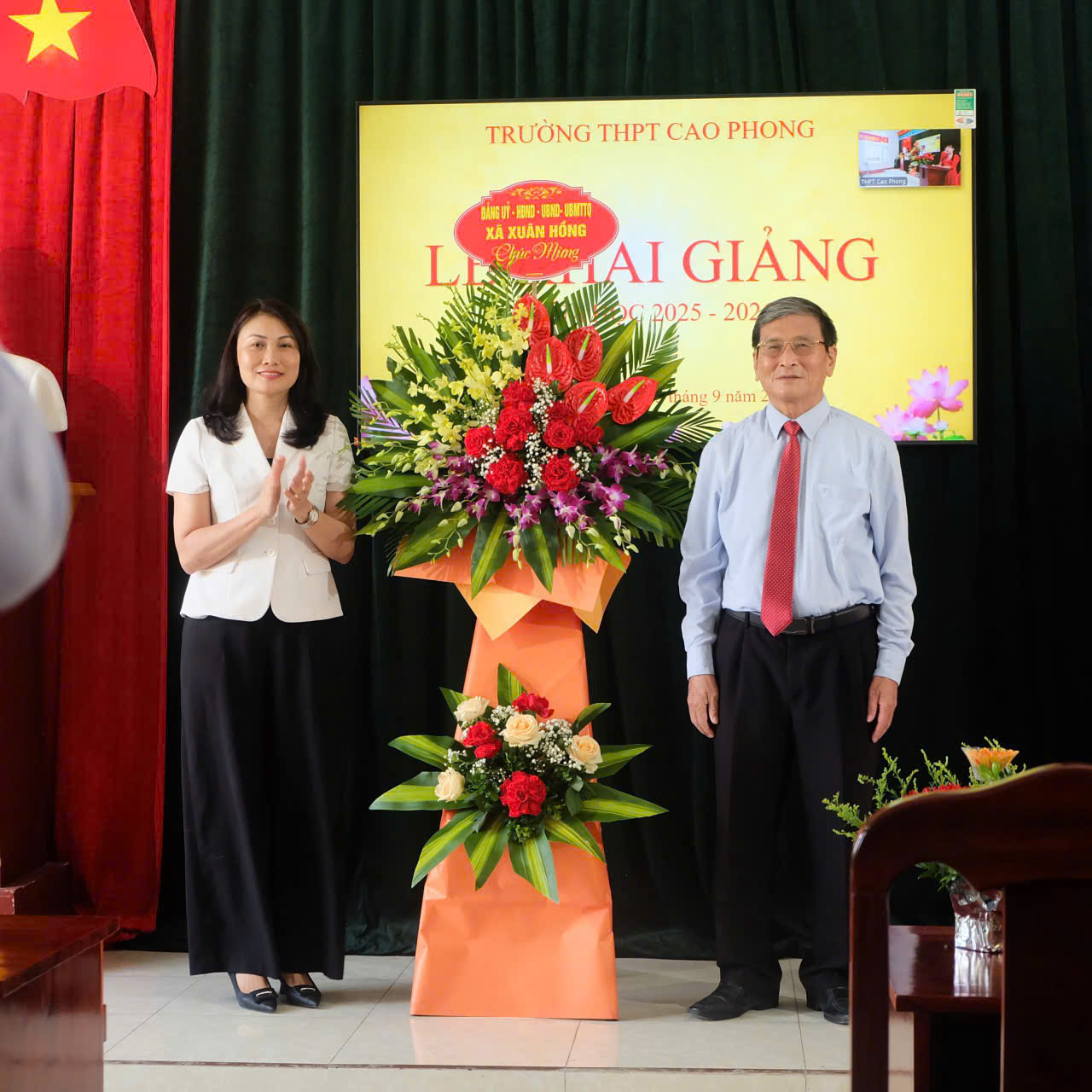 Xã Xuân Hồng tổ chức đoàn đại biểu dự lễ khai giảng năm học 2025-2026