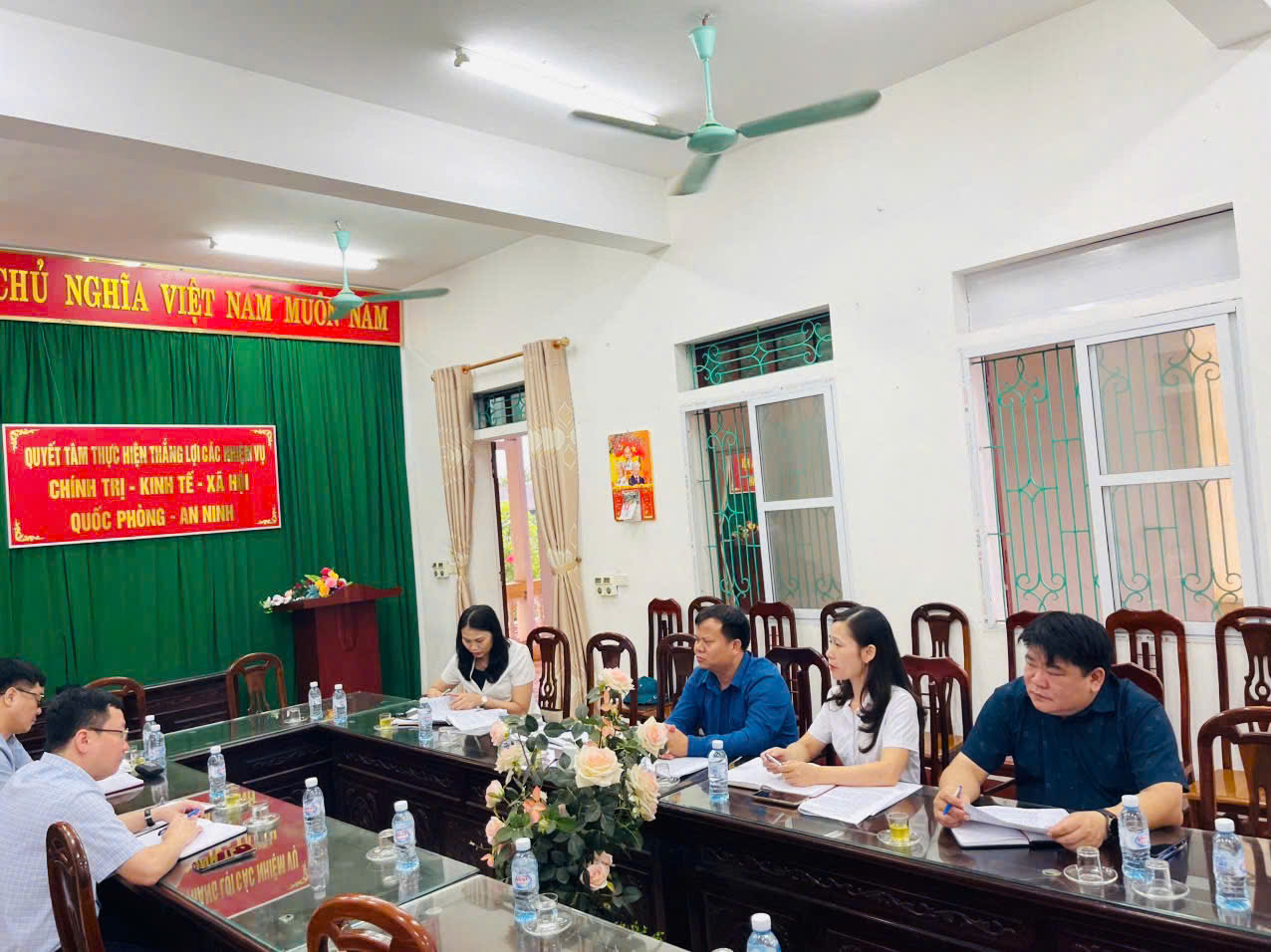 Đoàn khảo sát của Uỷ ban Kiểm tra Trung ương làm việc với Đảng uỷ xã Xuân Hồng