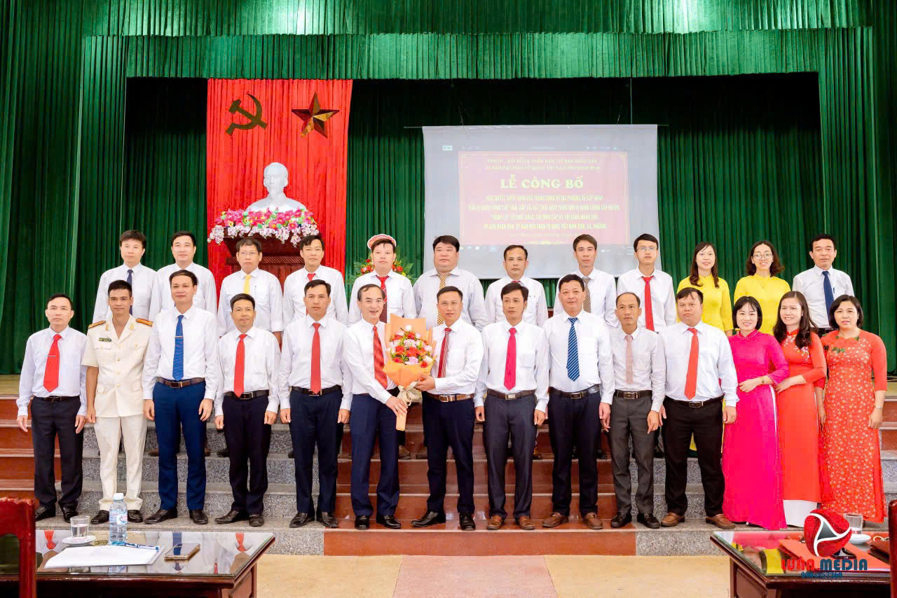 Tỉnh Ninh Bình tổ chức HN trực tuyến Lễ công bố Nghị quyết, Quyết định của Trung ương và địa phương về việc sắp xếp đơn vị hành chính cấp tỉnh, cấp xã