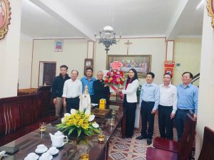 LÃNH ĐẠO XÃ XUÂN HỒNG THĂM, CHÚC MỪNG LỄ GIÁNG SINH 2025 TẠI GIÁO XỨ, GIÁO HỌ TRÊN ĐỊA BÀN XÃ