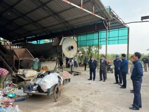 Xã Xuân Hồng tham quan mô hình giàn máy phân loại rác thải sinh hoạt tại nguồn, nâng cao hiệu quả công tác bảo vệ môi trường