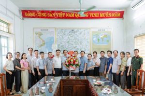 Trung tâm Dịch vụ Sự nghiệp công xã Xuân Hồng tổ chức gặp mặt kỷ niệm 101 năm Ngày Báo chí Cách mạng Việt Nam (21/6)