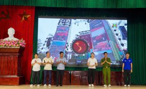 Xã Xuân Hồng tổ chức Lễ mít tinh và chạy phong trào hưởng ứng tháng hành động phòng, chống ma túy năm 2026