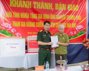 XUÂN HỒNG KHÁNH THÀNH, BÀN GIAO NHÀ TÌNH NGHĨA TẶNG NGƯỜI HOẠT ĐỘNG KHÁNG CHIẾN BỊ NHIỄM CHẤT ĐỘC HÓA HỌC