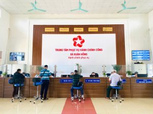 ĐẨY MẠNH TUYÊN TRUYỀN, HƯỚNG DẪN NGƯỜI DÂN THỰC HIỆN THỦ TỤC HÀNH CHÍNH TẠI TRUNG TÂM PHỤC VỤ HÀNH CHÍNH CÔNG XÃ XUÂN HỒNG.