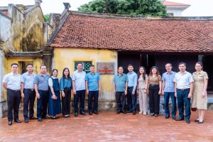 ĐOÀN ĐẠI BIỂU BAN VĂN HÓA – XÃ HỘI, HĐND TỈNH NINH BÌNH DÂNG HƯƠNG TƯỞNG NIỆM TỔNG BÍ THƯ TRƯỜNG CHINH
