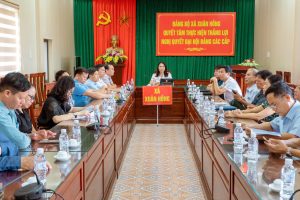 HỘI NGHỊ CHUYỂN GIAO BỘ HỌC LIỆU ĐA PHƯƠNG TIỆN, LAN TỎA PHONG TRÀO “BÌNH DÂN HỌC VỤ SỐ”