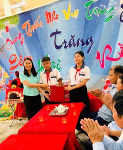 LÃNH ĐẠO XÃ XUÂN HỒNG THĂM, ĐỘNG VIÊN THIẾU NIÊN, NHI ĐỒNG NHÂN DỊP TẾT TRUNG THU NĂM 2026