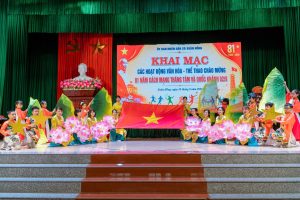 XÃ XUÂN HỒNG LONG TRỌNG TỔ CHỨC KHAI MẠC CÁC HOẠT ĐỘNG VĂN HÓA, THỂ THAO CHÀO MỪNG KỶ NIỆM 81 NĂM CÁCH MẠNG THÁNG TÁM VÀ QUỐC KHÁNH 2/9