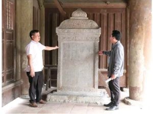 BIA ĐÁ THỜI LÊ TRUNG HƯNG