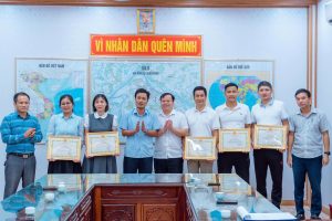 GẶP MẶT, KHEN THƯỞNG CÁC TẬP THỂ, CÁ NHÂN CÓ THÀNH TÍCH XUẤT SẮC TRONG CÔNG TÁC TỔ CHỨC CÁC HOẠT ĐỘNG KỶ NIỆM 81 NĂM CÁCH MẠNG THÁNG TÁM THÀNH CÔNG VÀ QUỐC KHÁNH NƯỚC CỘNG HÒA XÃ HỘI CHỦ NGHĨA VIỆT NAM